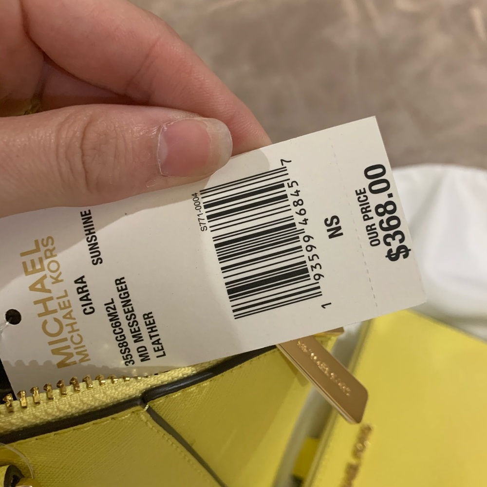 NWT MICHAEL KORS YELLOW LURSE AND WALLET SET 😍 - Picture 7 of 11